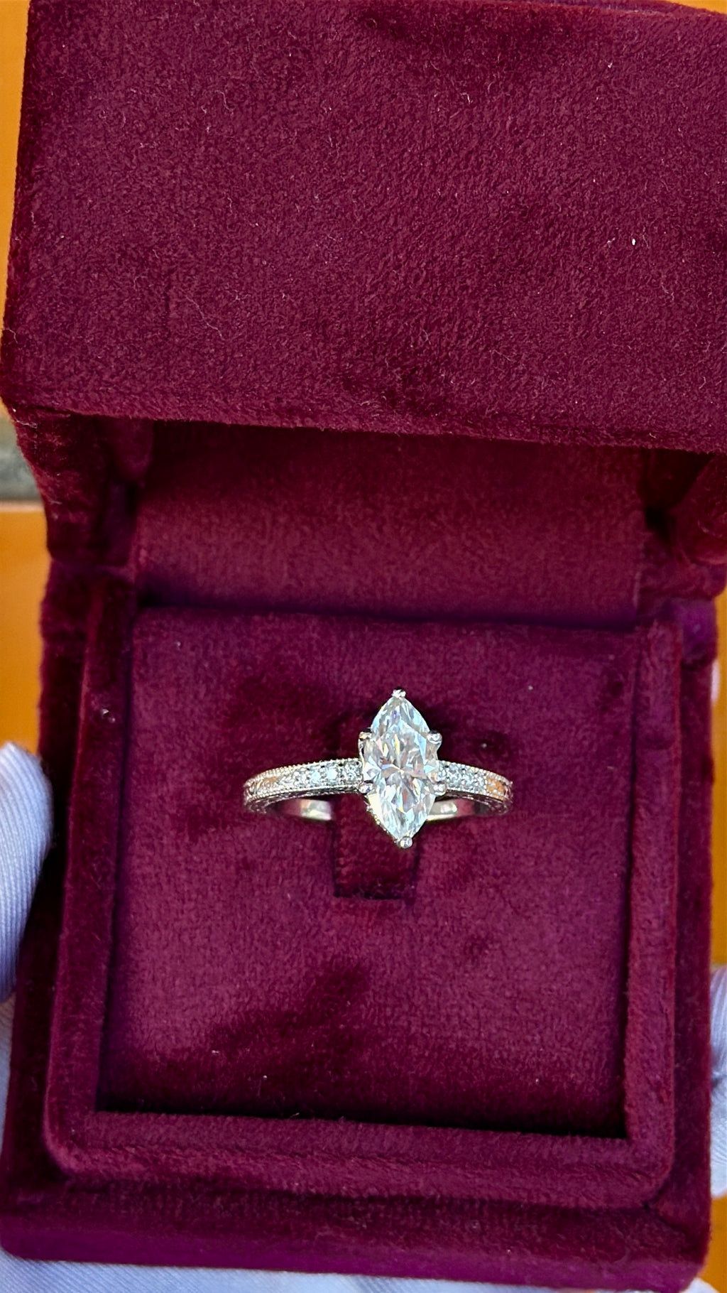 Anello Marquise