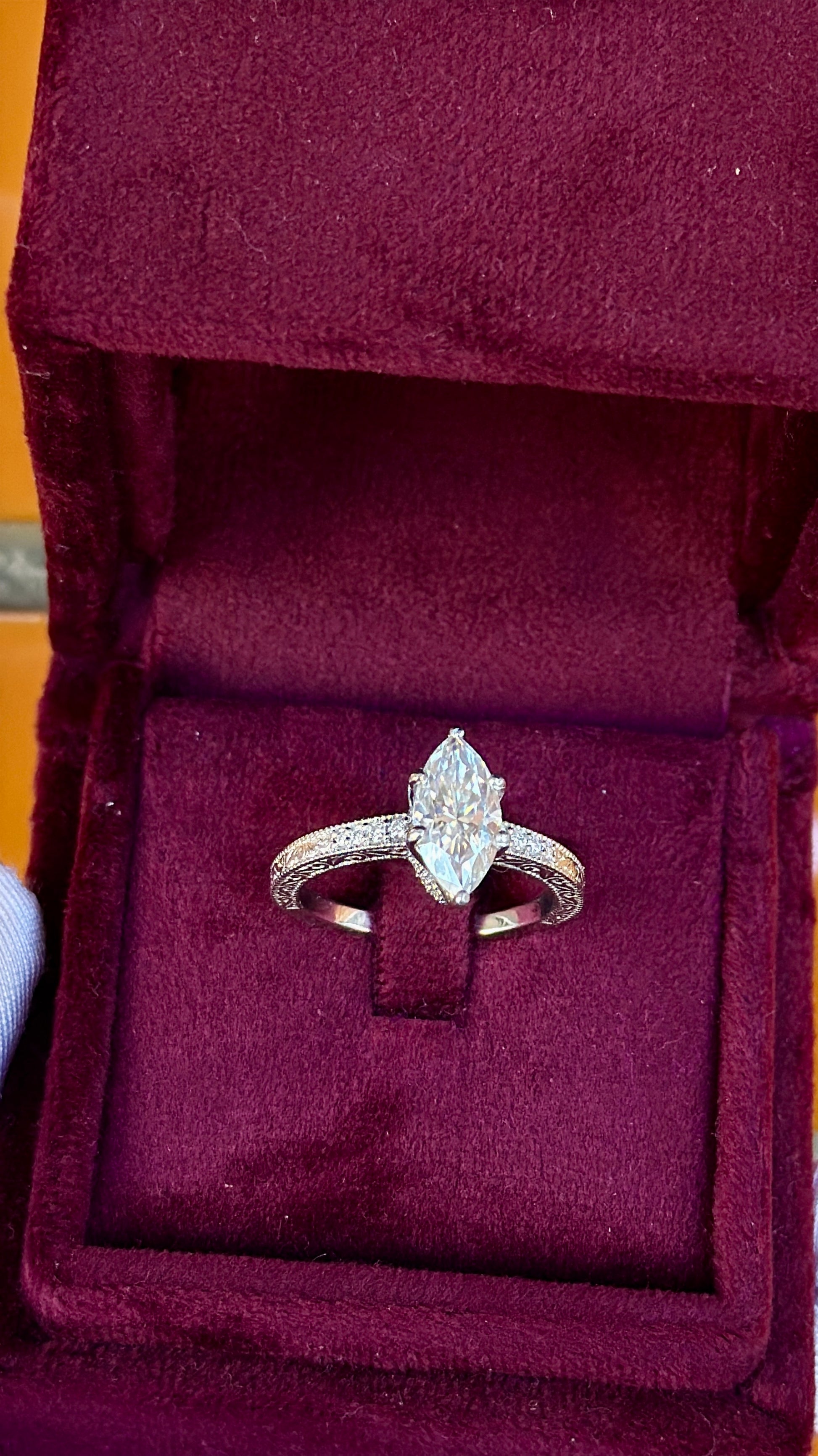 Anello Marquise