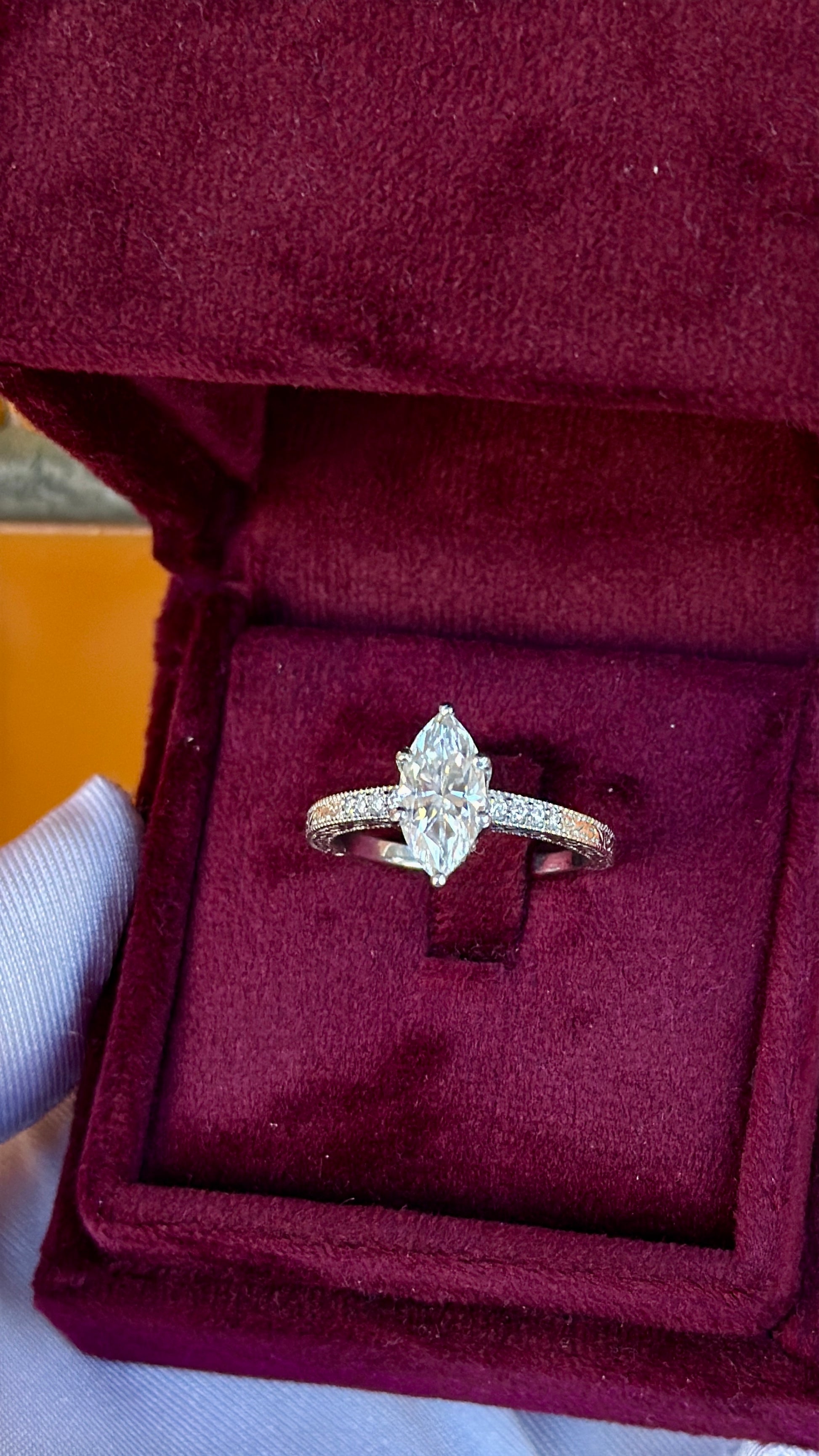 Anello Marquise